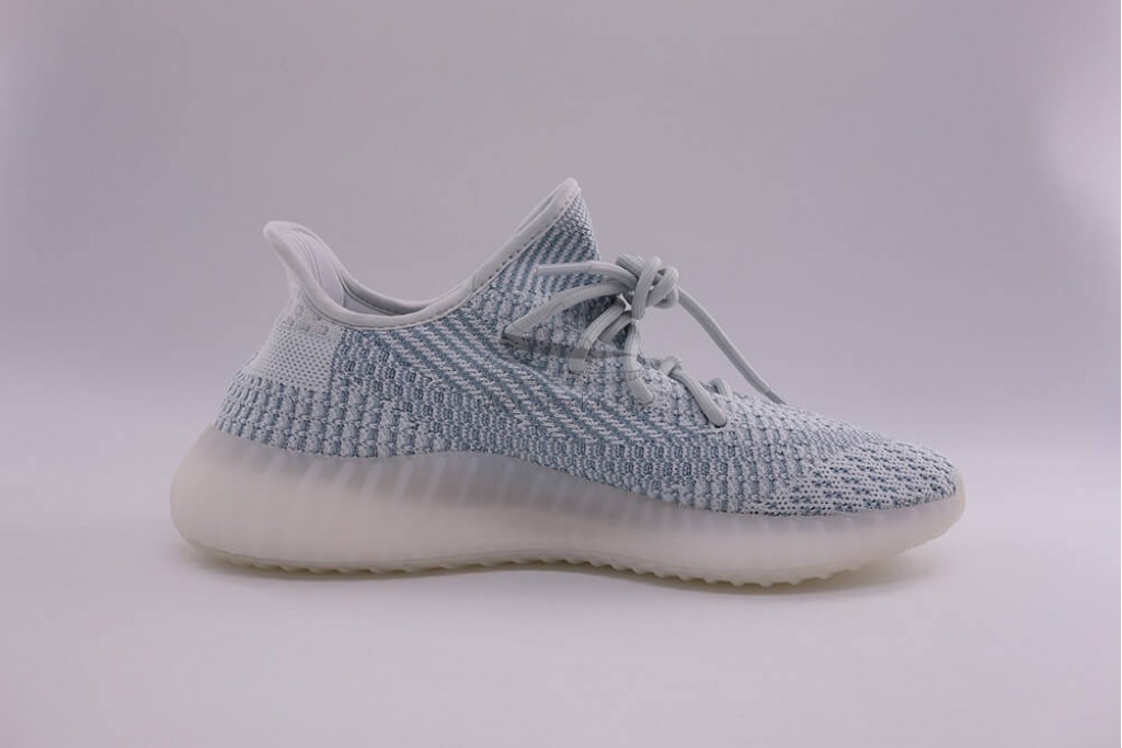 yeezy boost 350 v2 cloud white (non reflective)