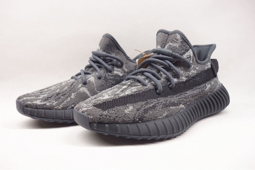 yeezy boost 350 v2 dark salt