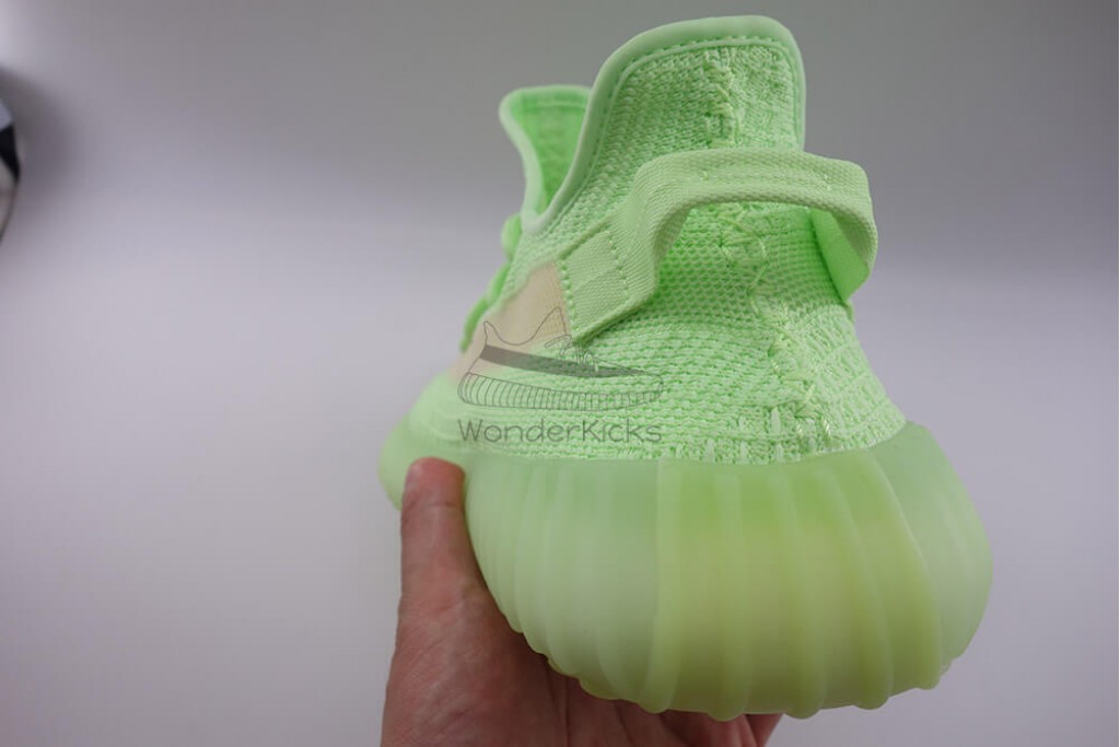 yeezy boost 350 v2 glow