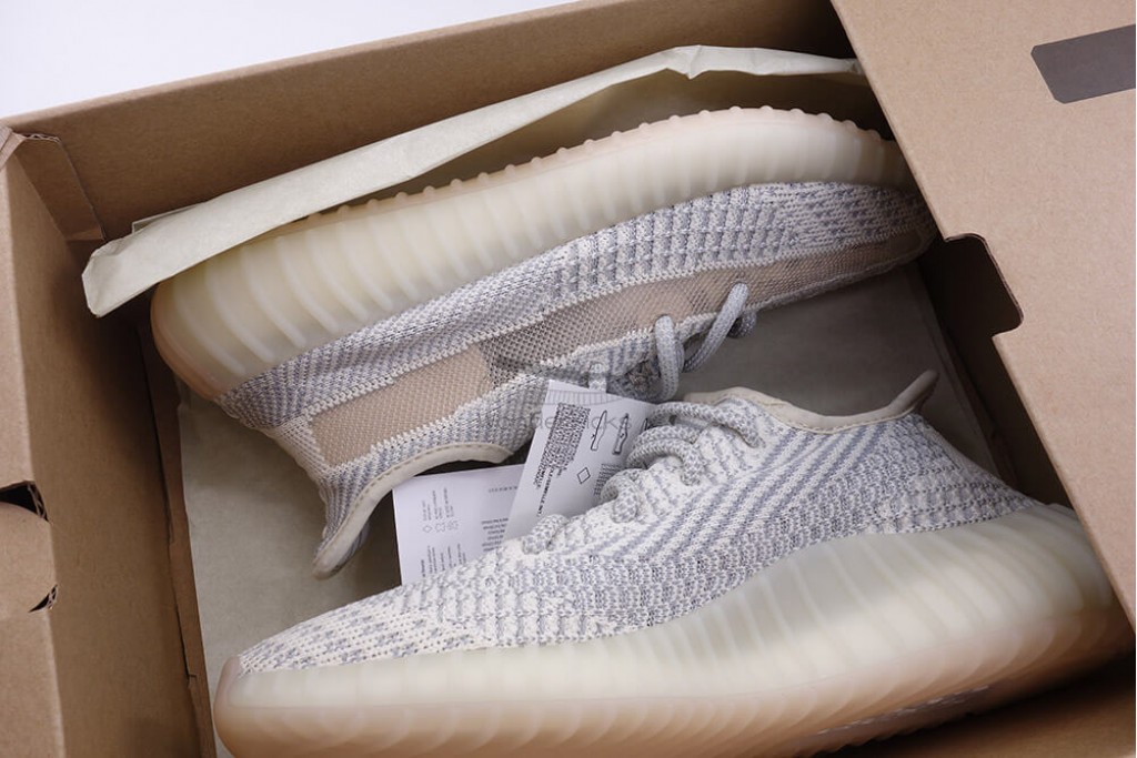 yeezy boost 350 v2 lundmark (non reflective)