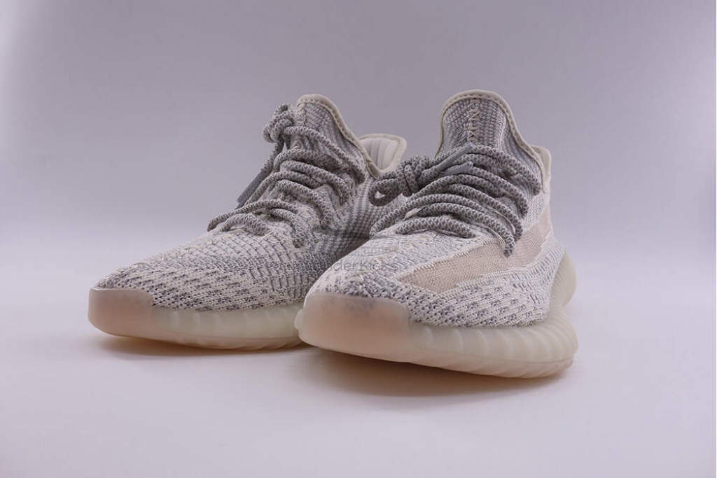 yeezy boost 350 v2 lundmark (non reflective)