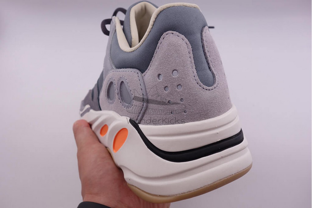 yeezy boost 700 magnet