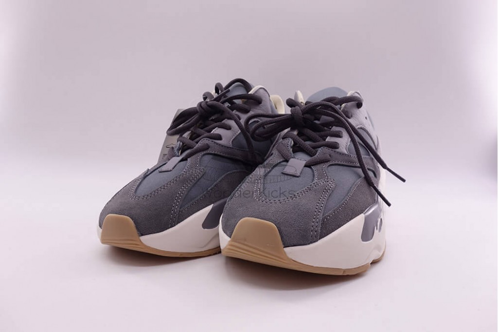 yeezy boost 700 magnet