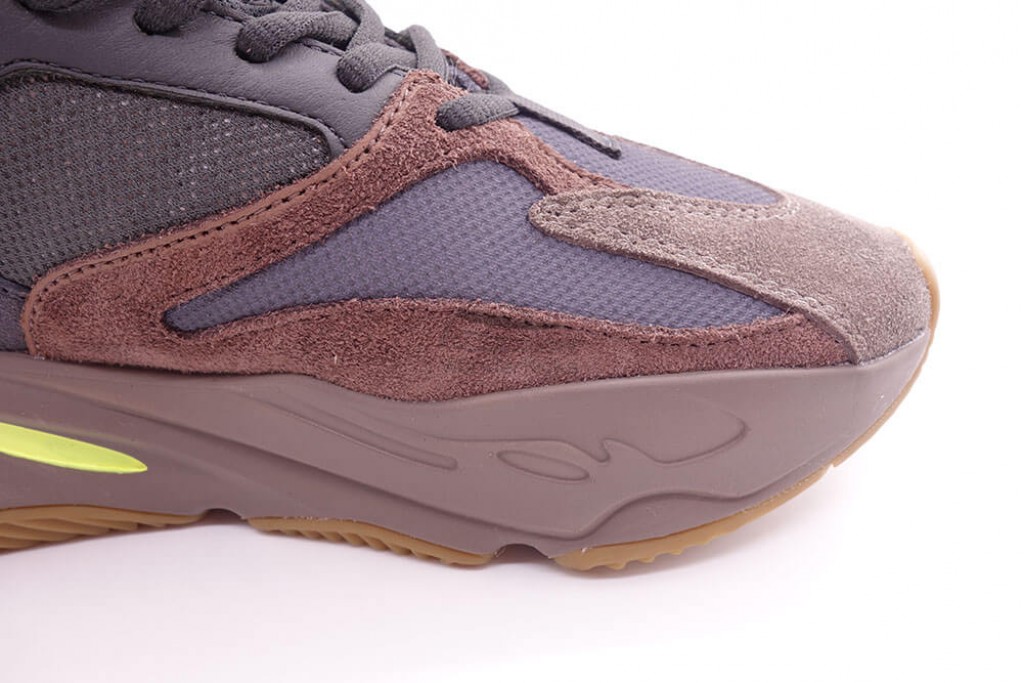 yeezy boost 700 mauve