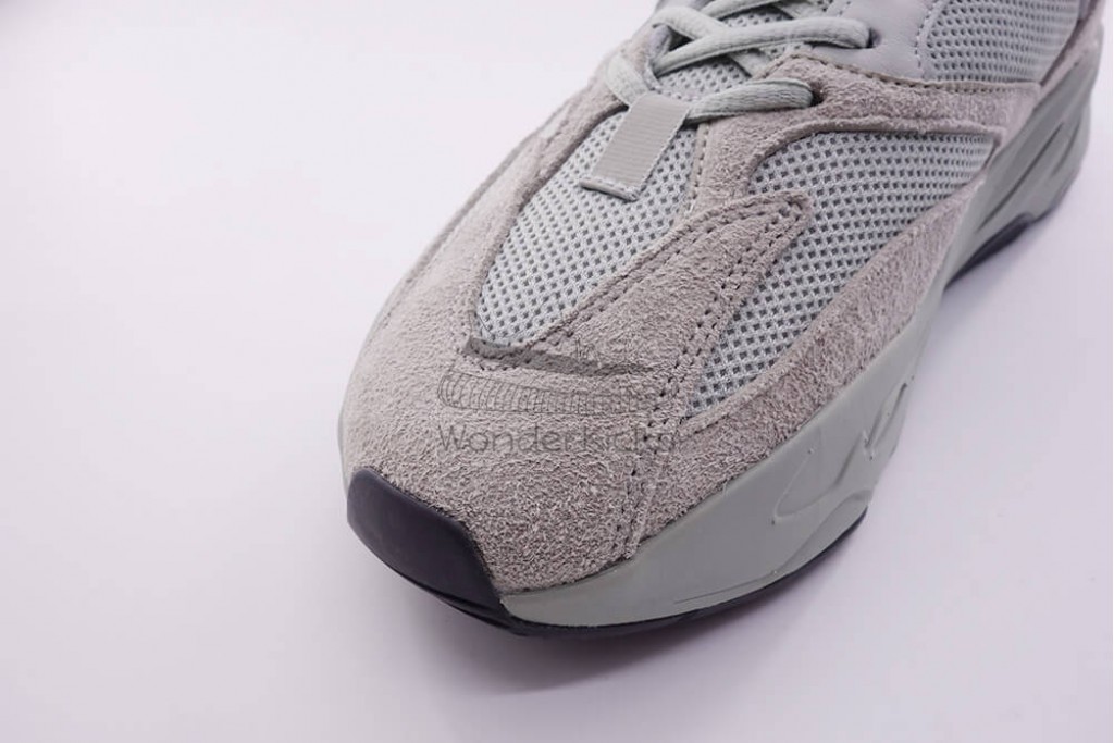 yeezy boost 700 salt