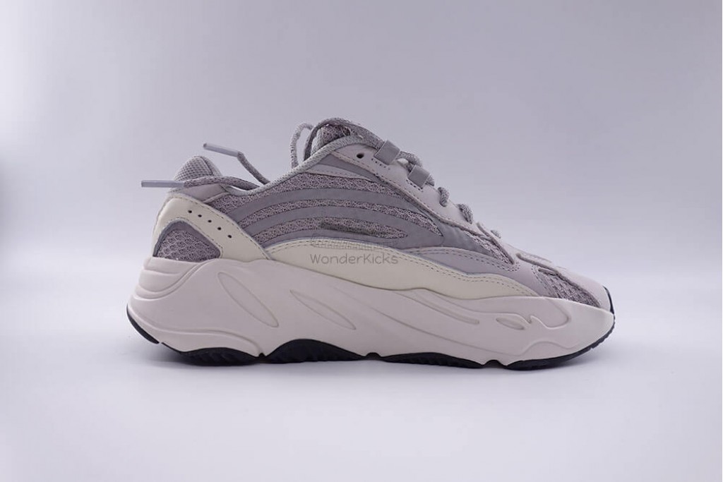 yeezy boost 700 v2 static