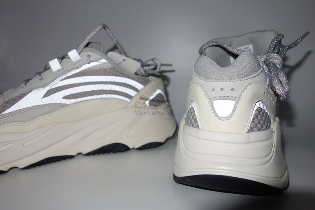 yeezy boost 700 v2 static