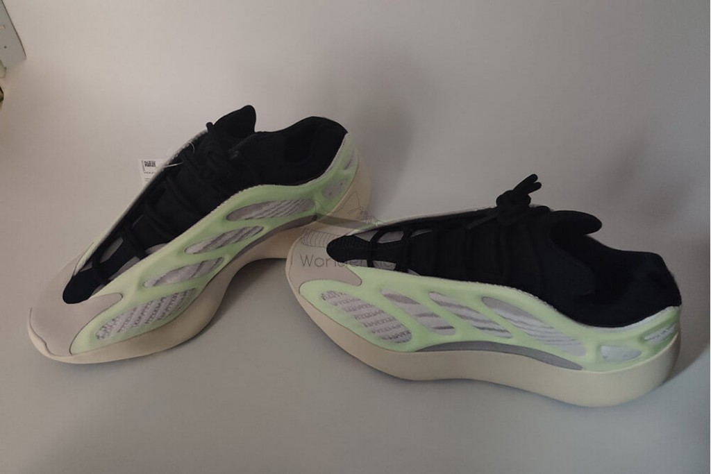 yeezy 700 v3 azael