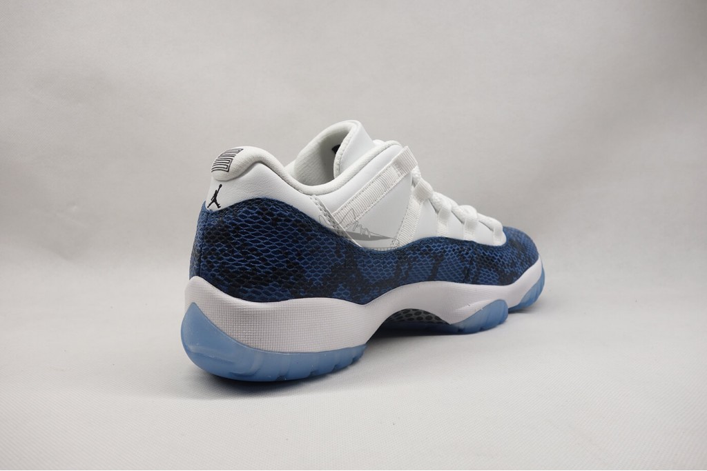 air jordan 11 retro low snake navy (2019)