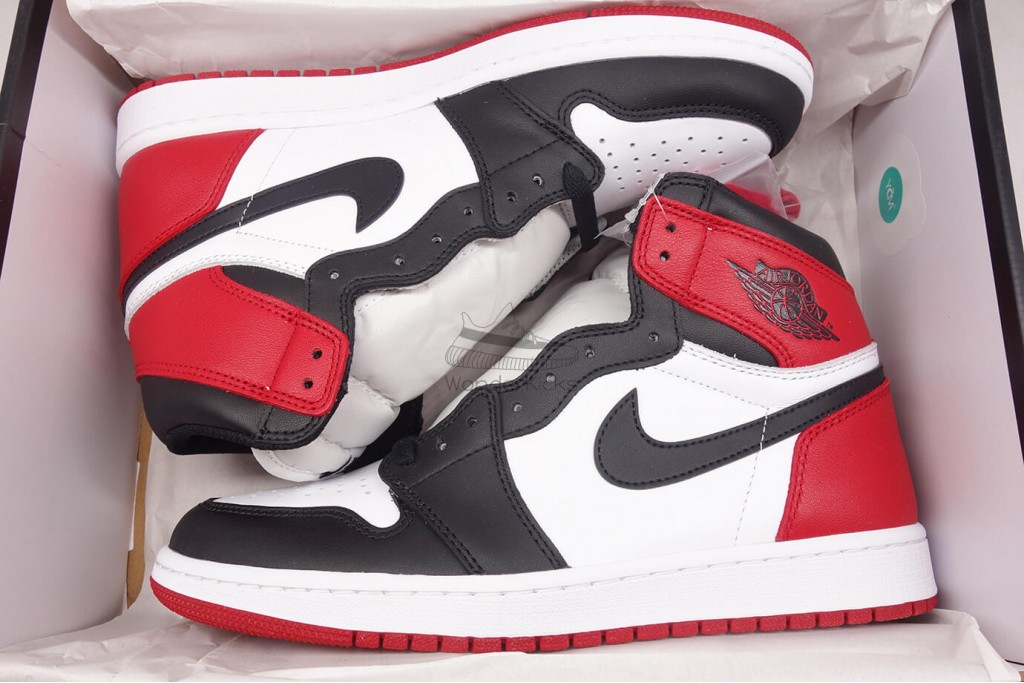 air jordan 1 retro black toe (2016)