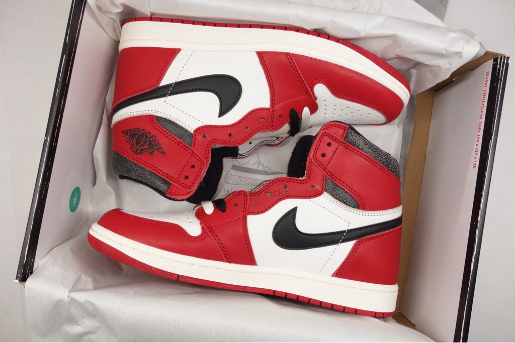 air jordan 1 retro high og chicago lost and found