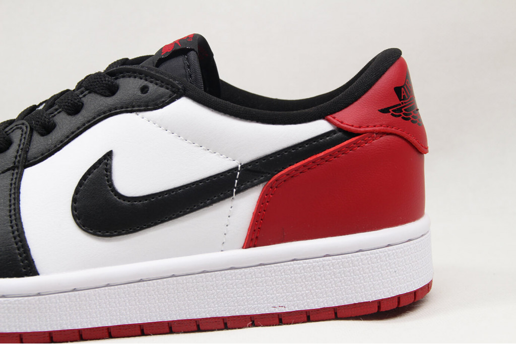 air jordan 1 retro low og black toe (2023)