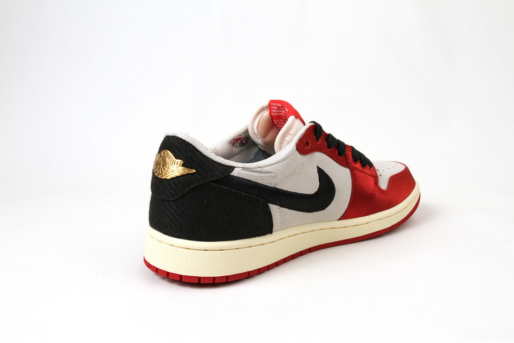 air jordan 1 retro low og trophy room away