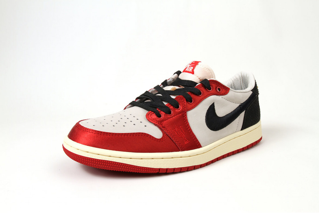 air jordan 1 retro low og trophy room away