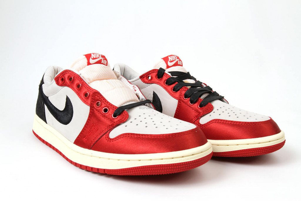 air jordan 1 retro low og trophy room away