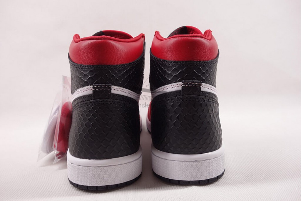 air jordan 1 retro high satin snake chicago