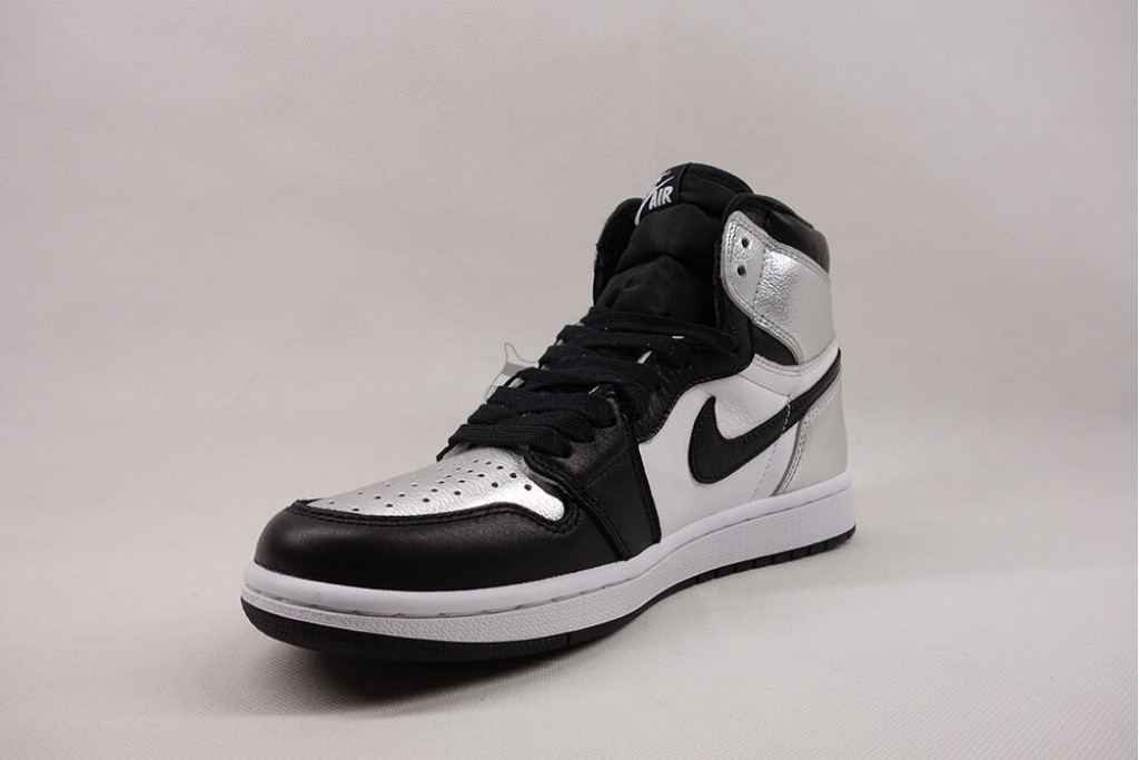 air jordan 1 retro high silver toe