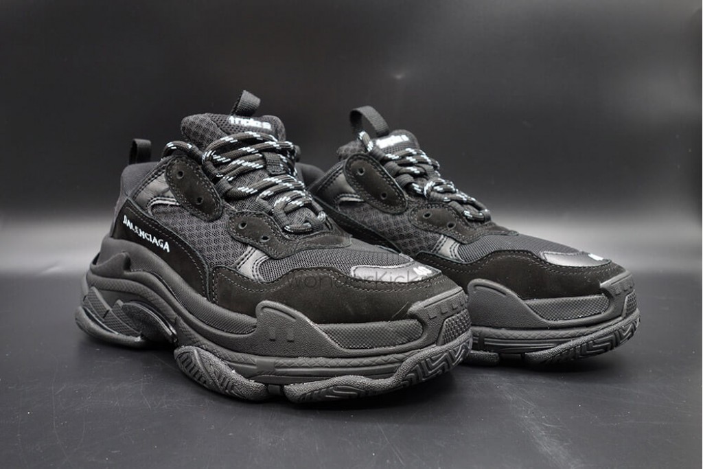 bc triple s trainer all black