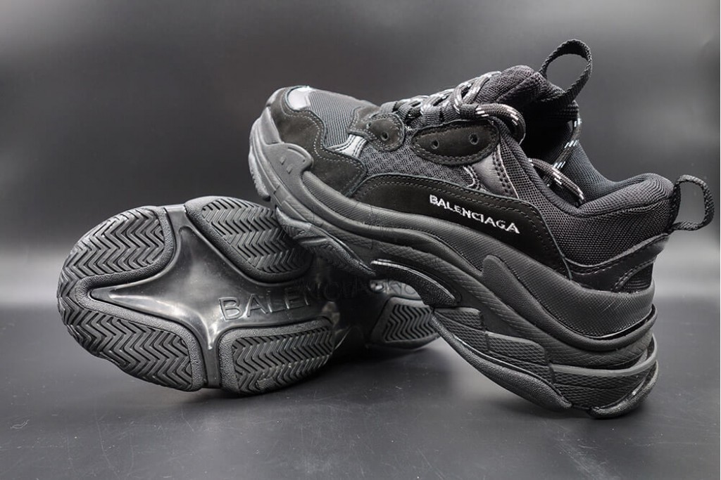 bc triple s trainer all black