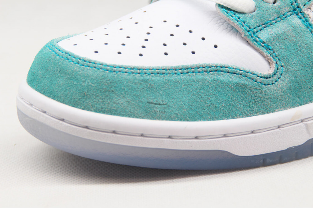 sb dunk low april skateboards