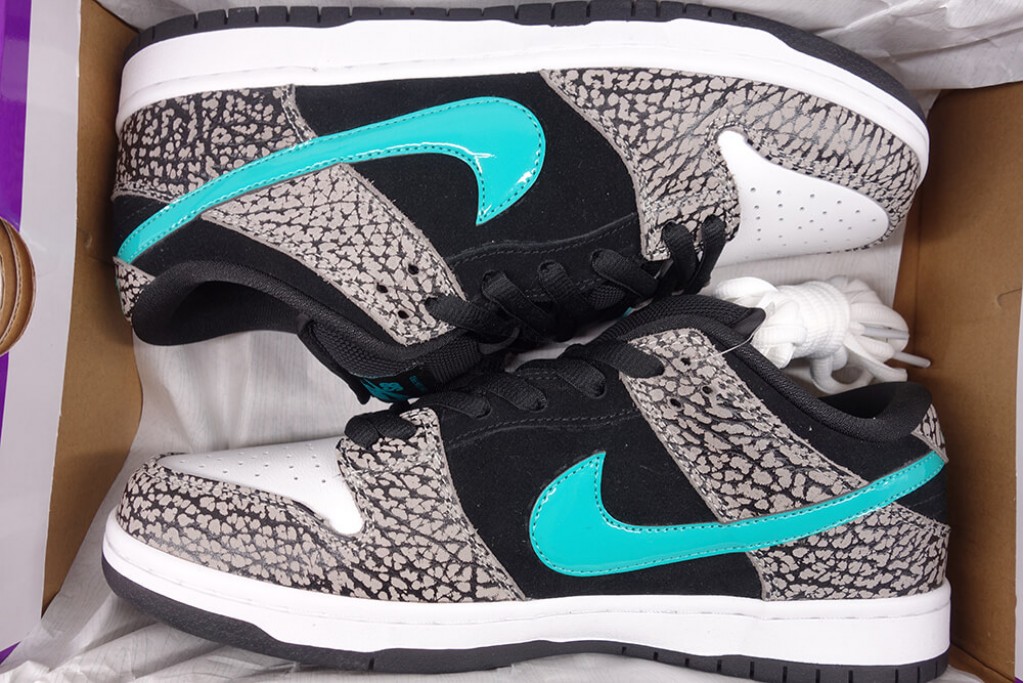 sb dunk low atmos elephant