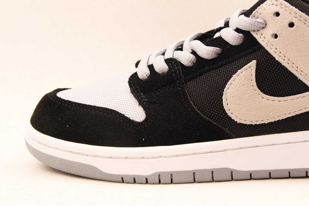 sb dunk low black wolf grey white