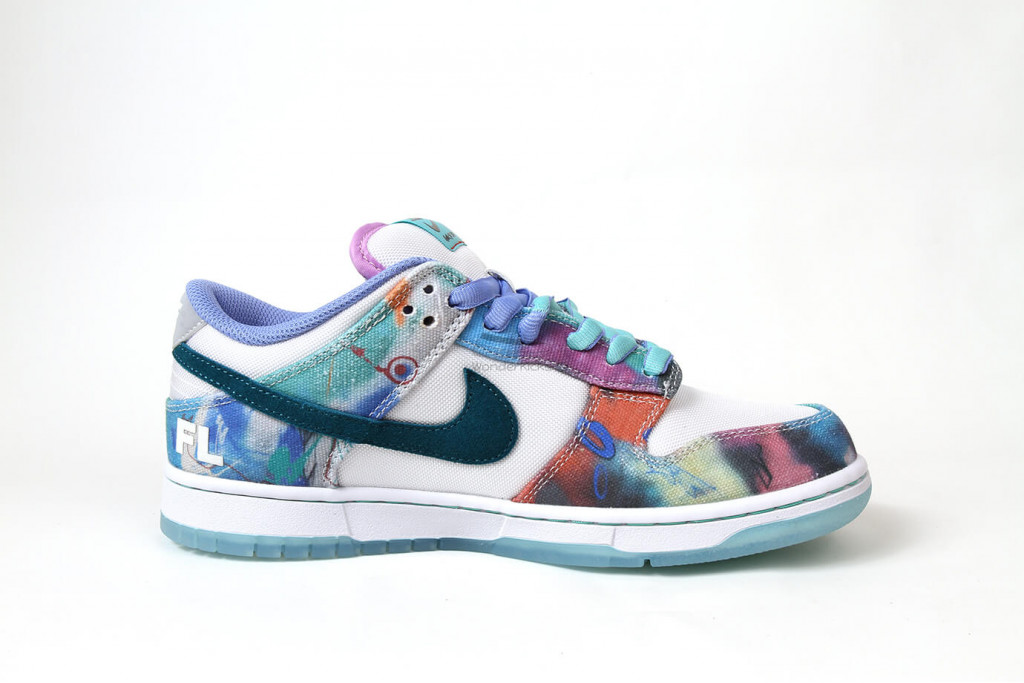 sb dunk low futura laboratories bleached aqua