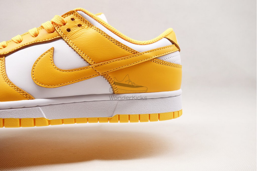 sb dunk low laser orange w