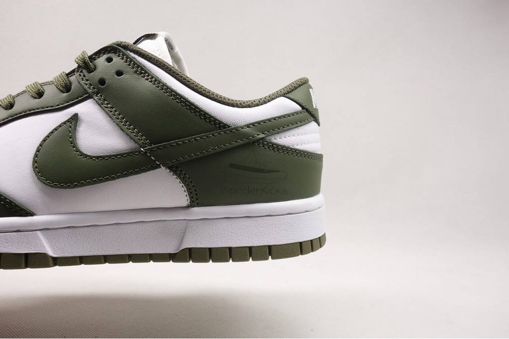 dunk low medium olive