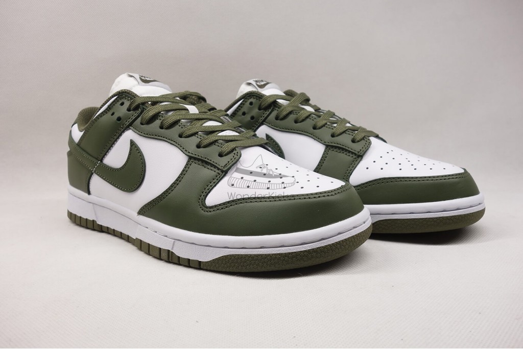 dunk low medium olive