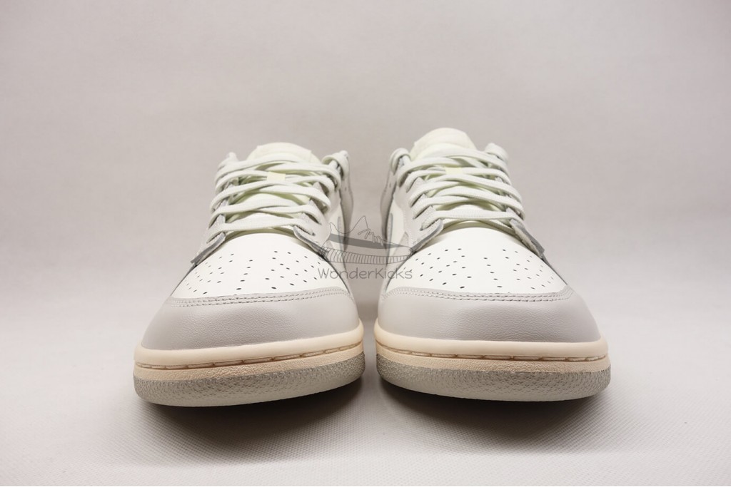 dunk low sail light bone