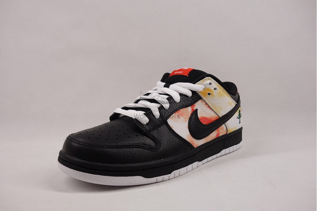 sb dunk low raygun tie-dye black