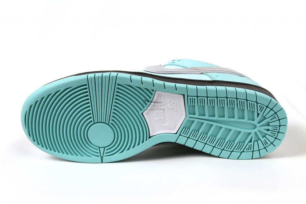 sb dunk low tiffany lobster