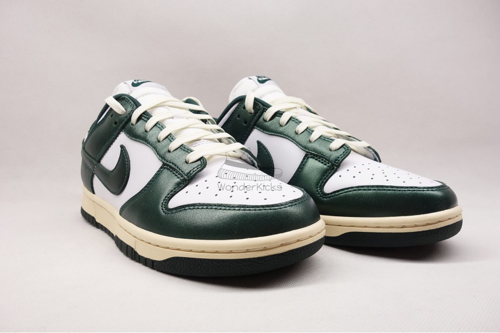 dunk low vintage green