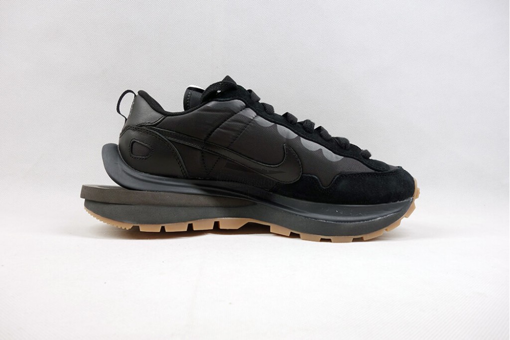 vaporwaffle sacai black gum